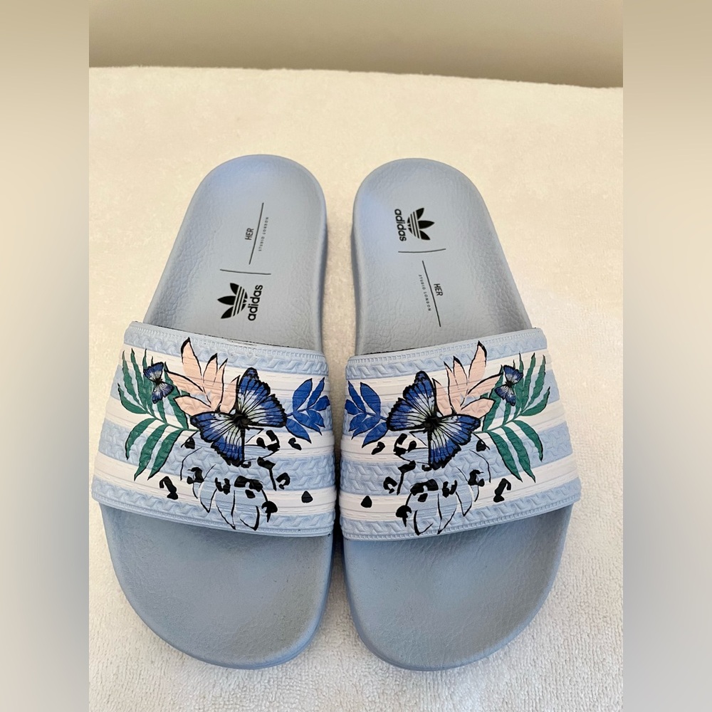 Adidas Adilette Slides - Size 5 Youth / 6.5 Women’s